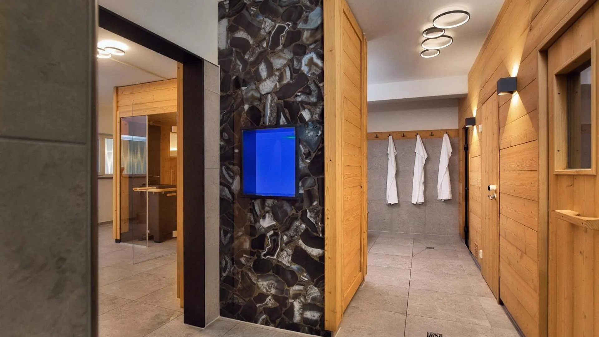 Hotel Zum Hirschen Lam 3*,